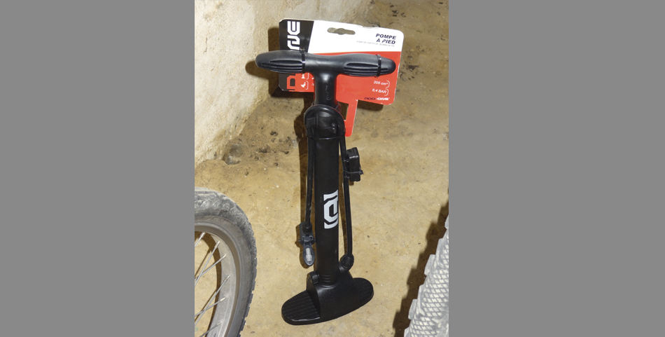 Domaine de Bousquetou - Pompe à vélo